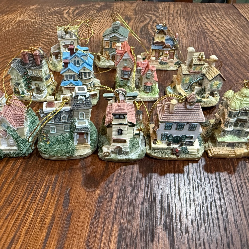 Vintage 1993 IRS Resin Christmas Village House Ornament Set Complete 12 Dickens‎